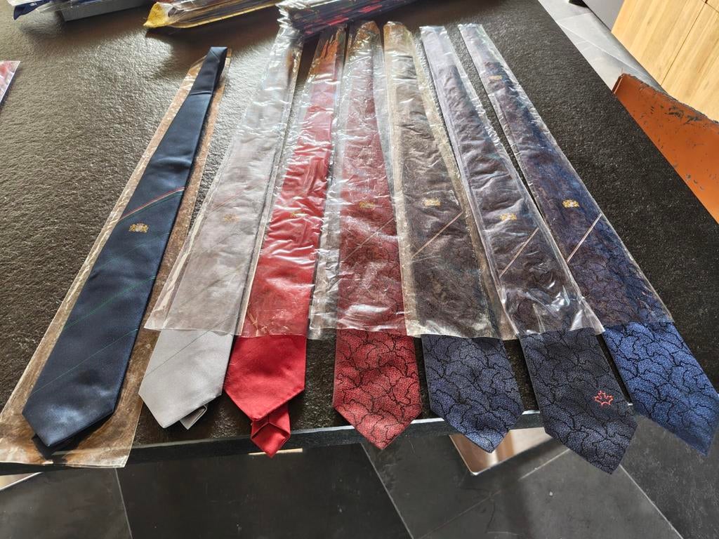 7 Nieuwe stropdassen Provincie Groningen, Ophalen of Verzenden, Nieuw, Overige kleuren, Met patroon