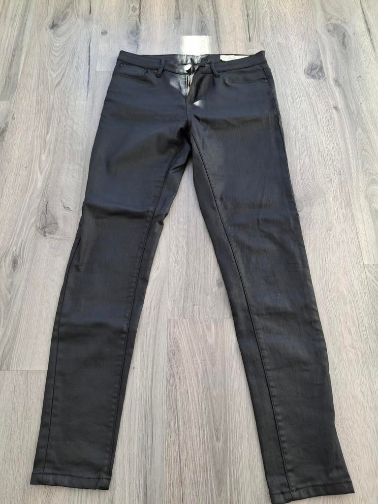Coated skinny jeans by esmara by Heidi Klum bijna gratis, Kleding | Dames, Zwart, Zo goed als nieuw, W30 - W32 (confectie 38/40)