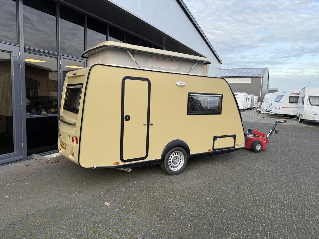 Kip Kompakt Travel 37 KK Langslaper 200cm + Zit Luifel 2017, Standaardzit, Lengtebed, Kip, Bedrijf