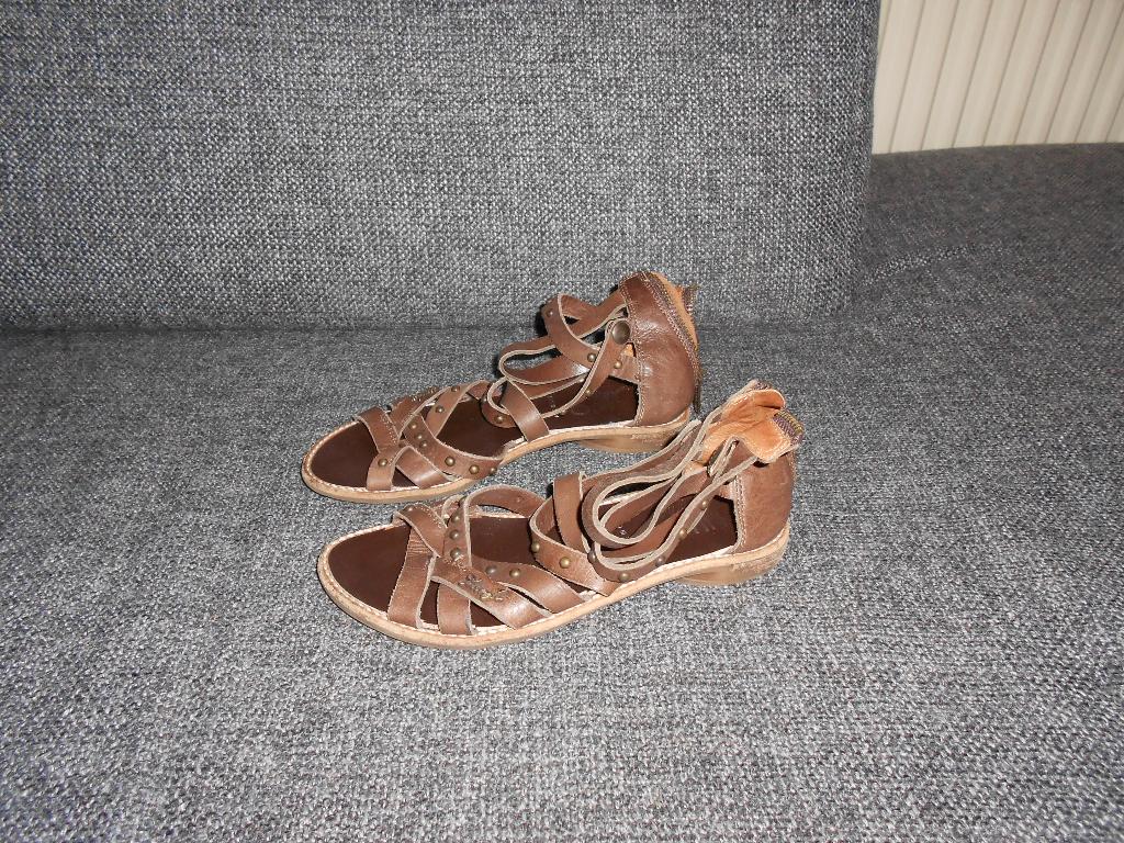 prachtige meisjessandaaltjes van LIU-JO ( maat 33 ), Gebruikt, Meisje, Schoenen, Ophalen of Verzenden