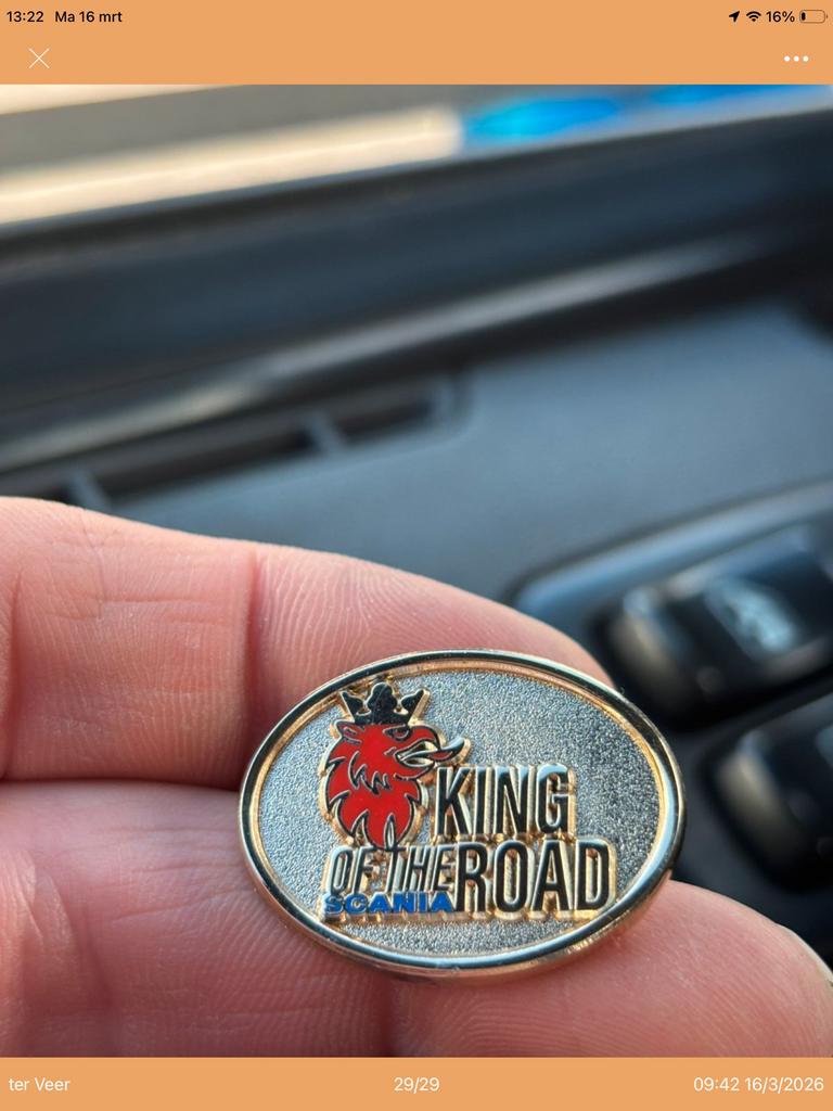 Scania Speld / Pin. “” GEZOCHT “”, Verzamelen, Speldjes, Pins en Buttons, Ophalen of Verzenden, Nieuw, Speldje of Pin