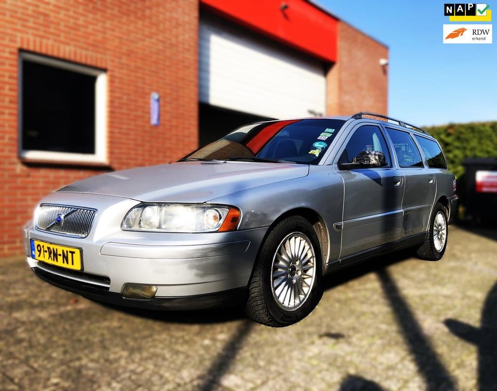 Volvo V70 2.4 140pk/Distr,riem VV/ Trekhaak, Voorwielaandrijving, Leder en Stof, 1470 kg, 129 €/maand