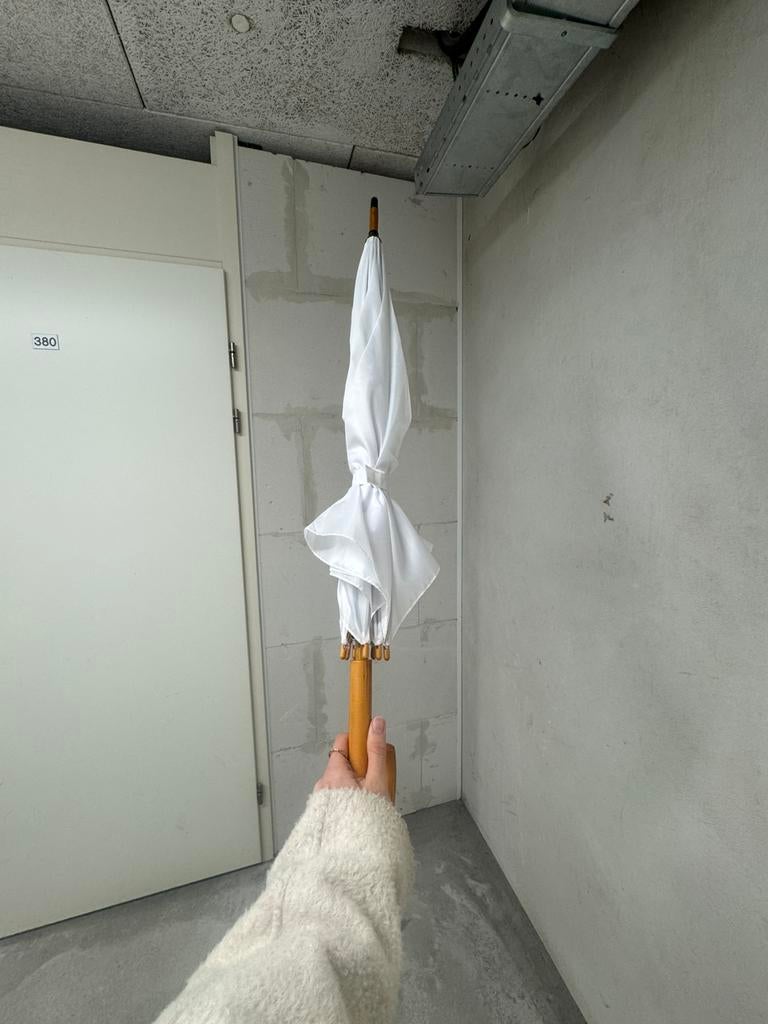 16 witte paraplu’s, Sieraden, Tassen en Uiterlijk, Paraplu's, Ophalen of Verzenden