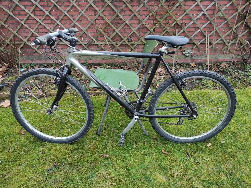 Nette fiets met 2 x 8 versnellingen, Fietsen en Brommers, Fietsen | Mountainbikes en ATB, Gebruikt, Heren, Overige merken, Ophalen