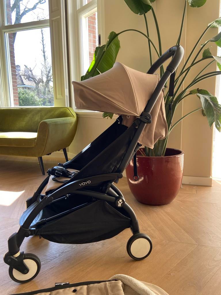 Buggy YOYO met voetenzak, Kinderen en Baby's, Buggy's, Ophalen, Zo goed als nieuw, Overige merken, Voetenzak