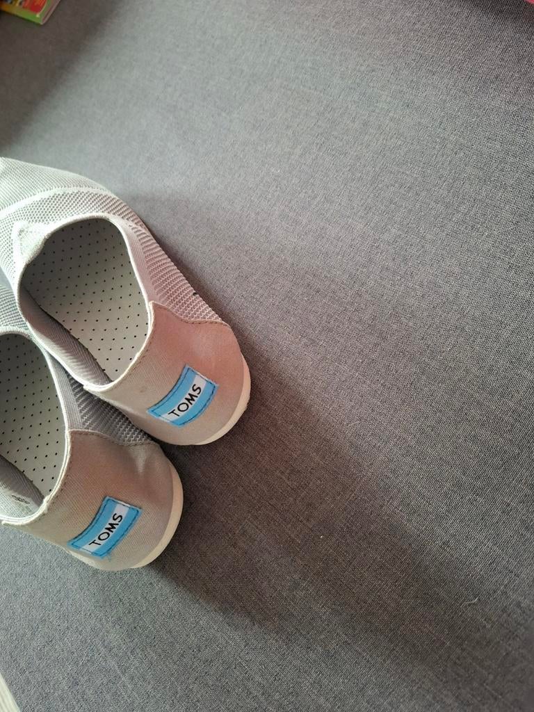 TOMS instappers - Grijs - Maat 38, Kleding | Dames, Schoenen, Verzenden, Instappers, Zo goed als nieuw, TOMS