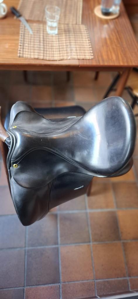 Anatomica dressuur zadel, Dieren en Toebehoren, Paarden en Pony's | Overige Paardenspullen, Ophalen, Gebruikt, Dressuur