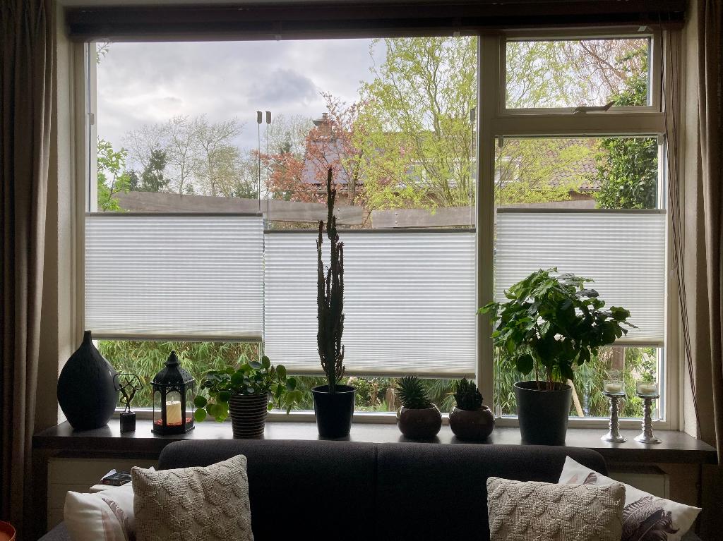 Te koop: Ikea Plisse top-down bottom-up gordijnen in 3 maten, Ophalen, 50 tot 100 cm, Zo goed als nieuw, Wit