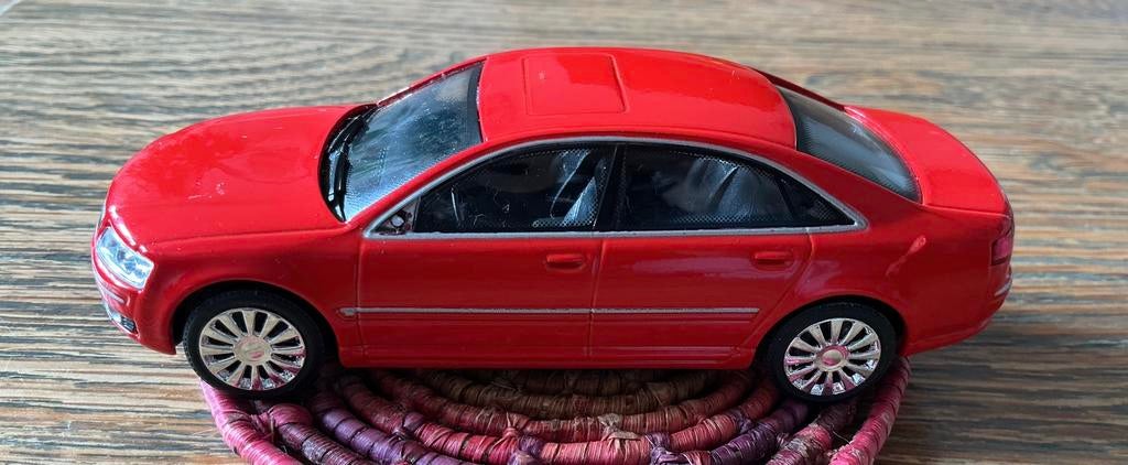 Rode Audi A8  auto, Ophalen, Zo goed als nieuw, Auto
