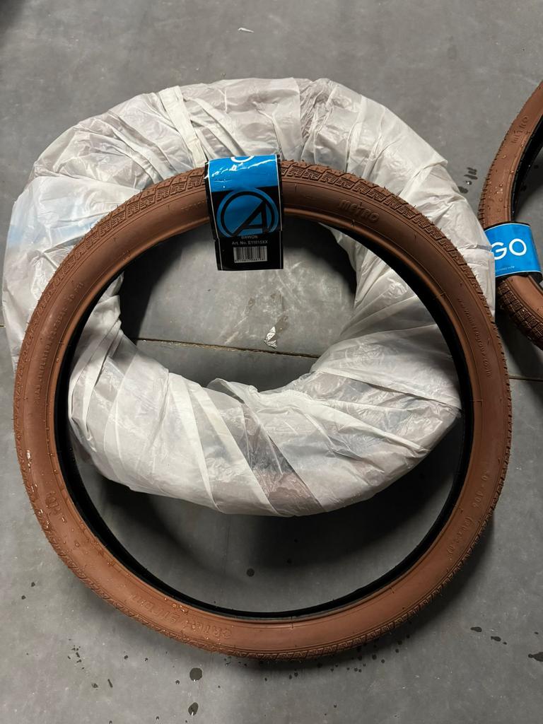 Nieuw Partijtje fietsbanden bruin 20 inch, Overige materialen, Overige typen, Ophalen of Verzenden, Zo goed als nieuw
