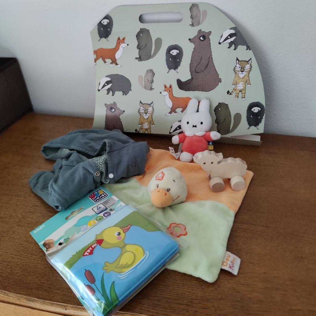 Baby pakketje cadeau kraamvisite, Kinderen en Baby's, Kraamcadeaus en Geboorteborden, Ophalen of Verzenden, Zo goed als nieuw
