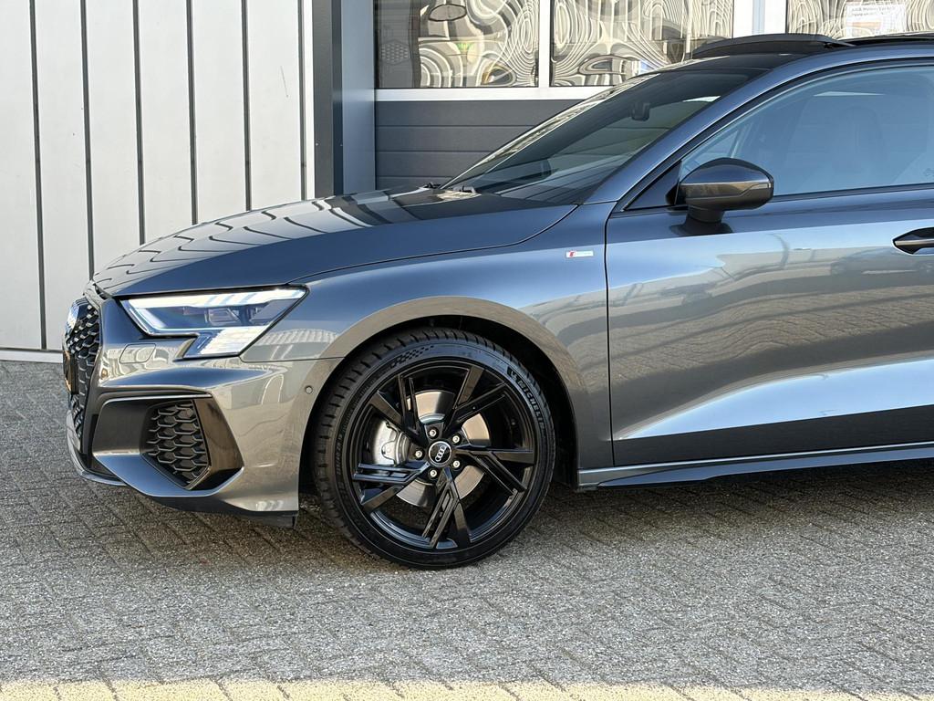 Audi A3 Sportback 35 TFSI S Line Edition | Pano | LED | Park, Auto's, Stof, 4 cilinders, 150 pk, Bedrijf