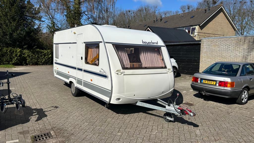 Beyerland Vitesse 490 LB, Rondzit, Frans bed, 6 tot 7 meter, Beyerland