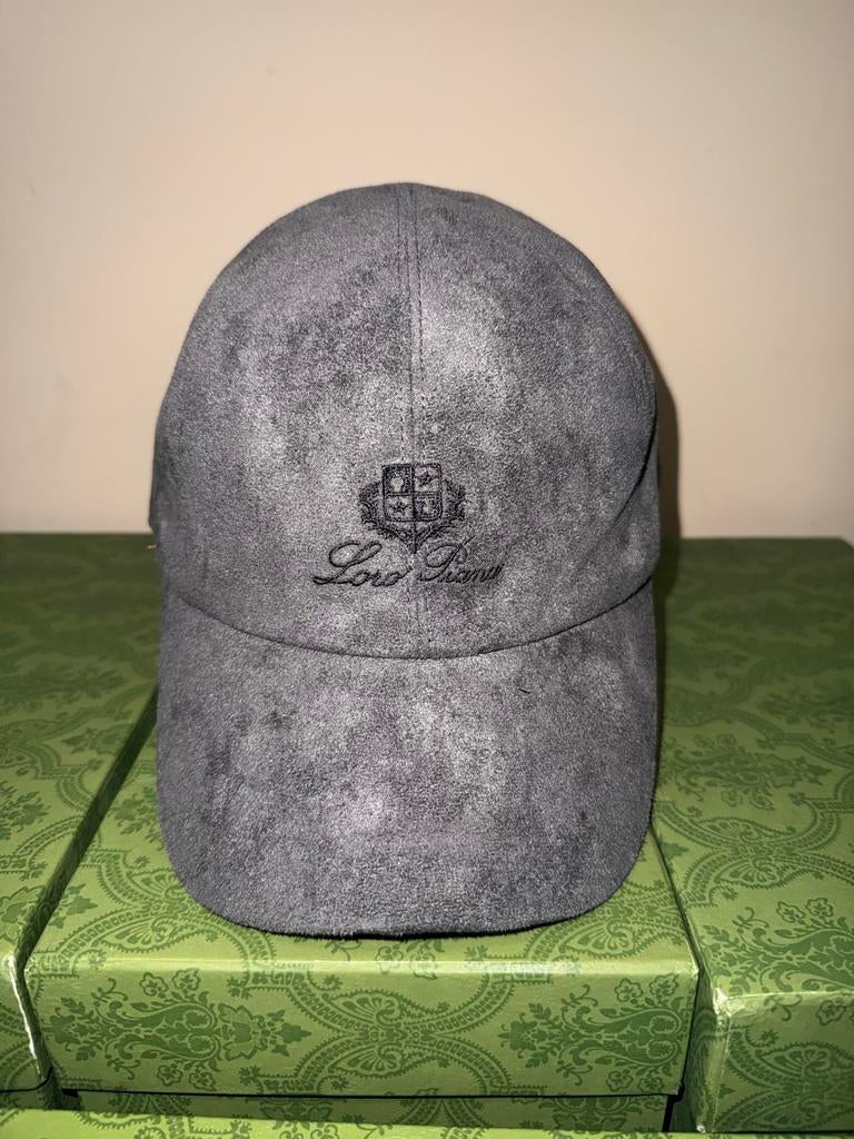 Loro Piana pet Suede Grijs, Kleding | Dames, Ophalen of Verzenden, Nieuw, One size fits all, Pet