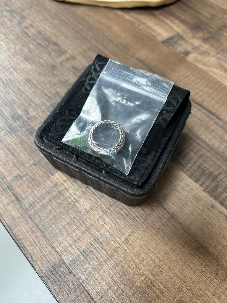 Buddha to Buddha ring maat 17, Sieraden, Tassen en Uiterlijk, Ringen, Ophalen, Zo goed als nieuw, 17 tot 18, Dame of Heer