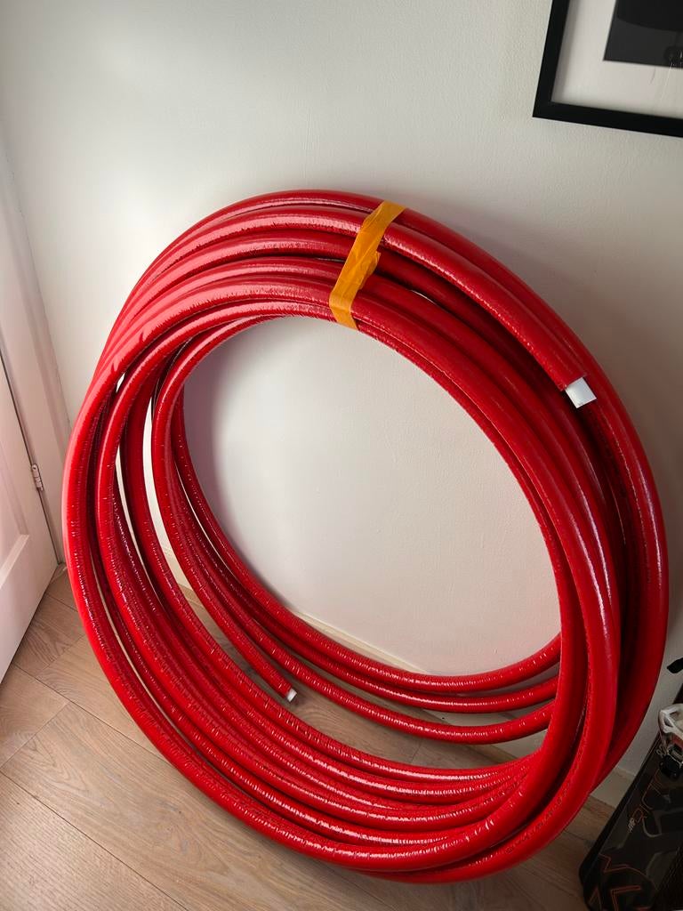 32 meter - Uponor Uni Pipe Plus 25x2.5mm - Rood Geïsoleerd, Ophalen, Overige materialen, 6 meter of meer, Overige typen