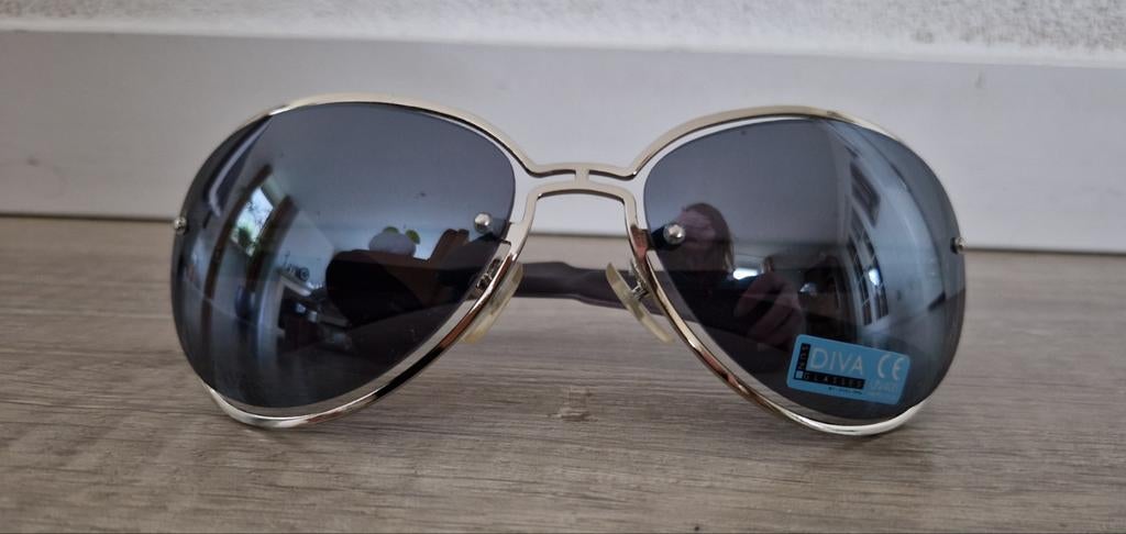 Zonnebril vintage retro diva level one nieuw y2k spiegelglas, Ophalen of Verzenden, Nieuw, Zwart, Overige merken