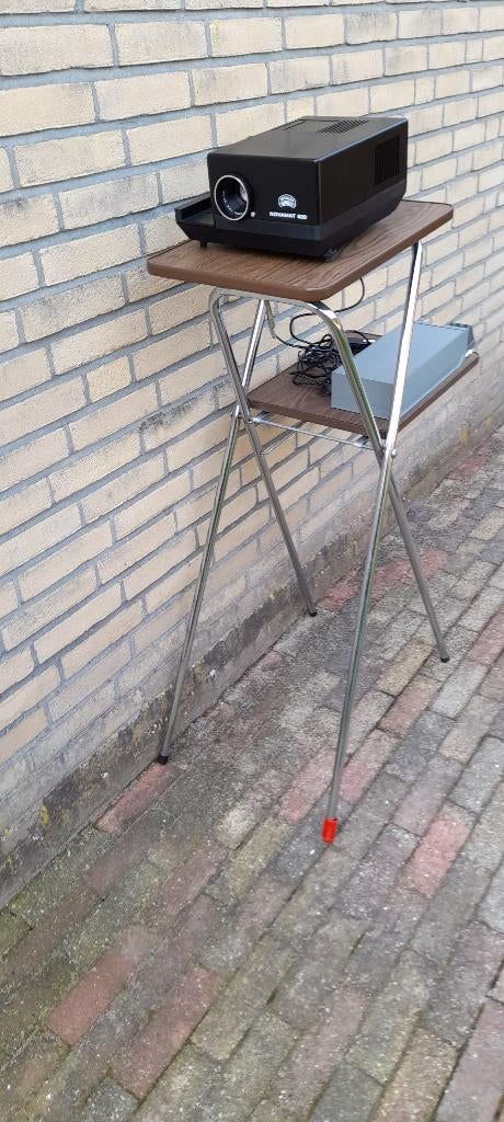 Diaprojector met toebehoren., Ophalen, 1980 tot heden, Projector