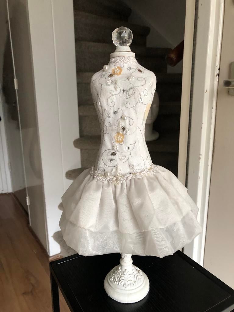 Decoratieve Mini Paspop / Mannequin Wit met Parels, Ophalen of Verzenden, Zo goed als nieuw