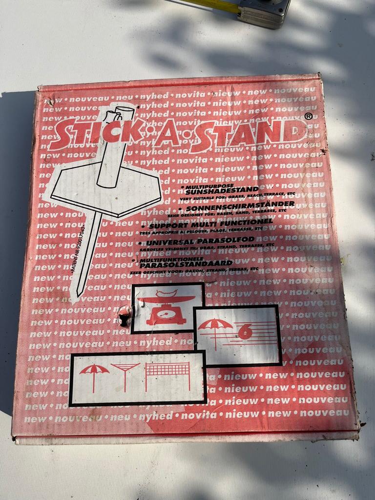 Stick-A-Stand universele parasolvoet, Tuin en Terras, Ophalen, Nieuw, Parasolvoet