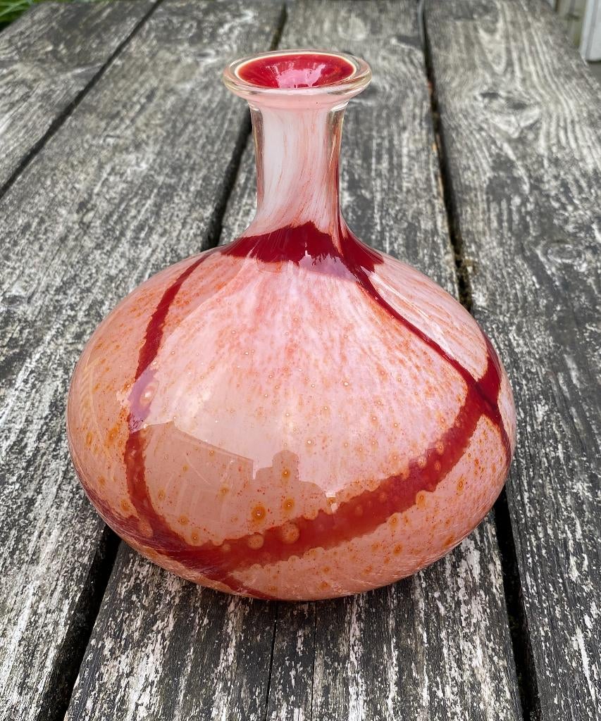 Leuke Glazen Vaas - vintage retro art deco design, Huis en Inrichting, Ophalen of Verzenden, Minder dan 50 cm, Rood, Glas