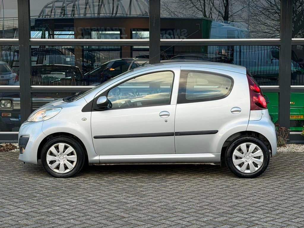 Peugeot 107 1.0 Active Airco l 5 deurs l 1e eigenaar l NAP l, Voorwielaandrijving, Euro 5, Stof, Zwart