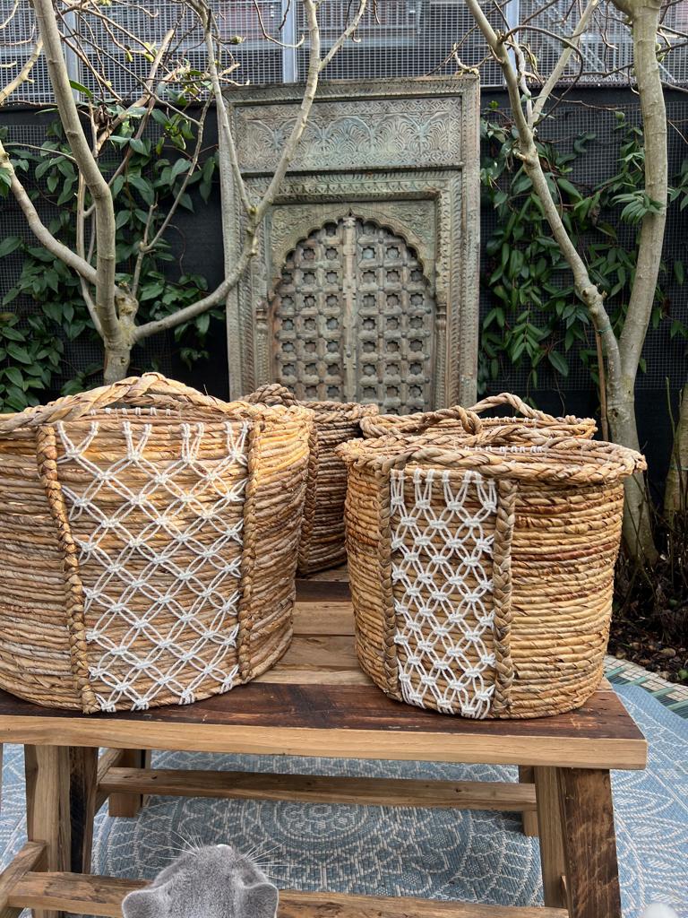 Mand met touw uit Bali Indonesie Ibiza Boho inrichting, Huis en Inrichting, Woonaccessoires | Schalen en Manden, Verburgt Vintage