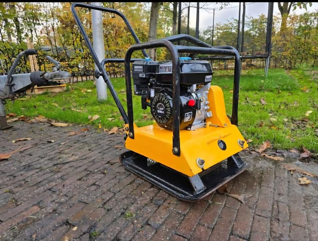 Lumag 1100 pro benzine trilplaat, Tuin en Terras, Hand-tuingereedschap, Ophalen
