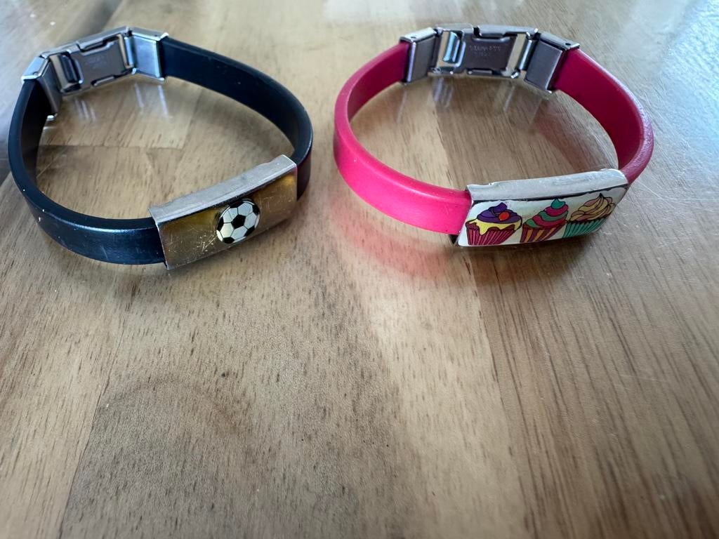 Magnetix magneet armbandjes kind voetbal taartjes, Ophalen of Verzenden, Zo goed als nieuw, Overige kleuren, Armband