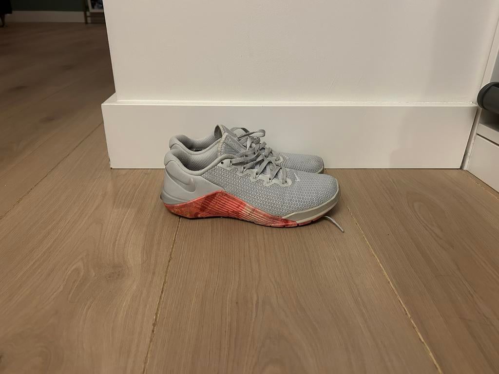 Nike Metcon 5 Crossfit/Hyrox schoenen mt 38,5 grijs/roze, Ophalen of Verzenden, Zo goed als nieuw, Overige typen