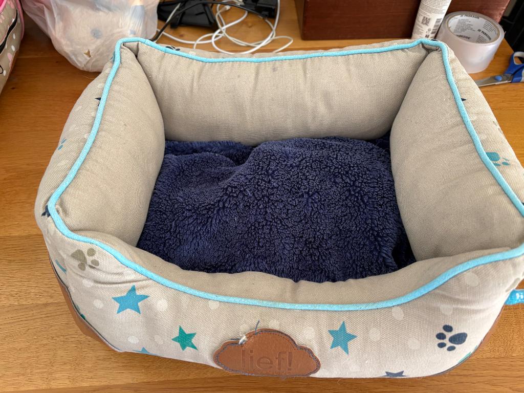 Puppymandje merk Lief poezenmand kleine maat, Ophalen of Verzenden, Gebruikt, Stof