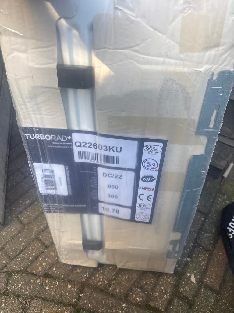 Nieuwe Turborad Radiator Q22603KU - 600x300mm, Ophalen, 30 tot 80 cm, Radiator, Nieuw