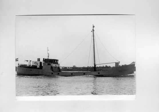scheepvaart-foto-hebe nobel, Ophalen of Verzenden, Zo goed als nieuw, Motorboot, Boek of Tijdschrift
