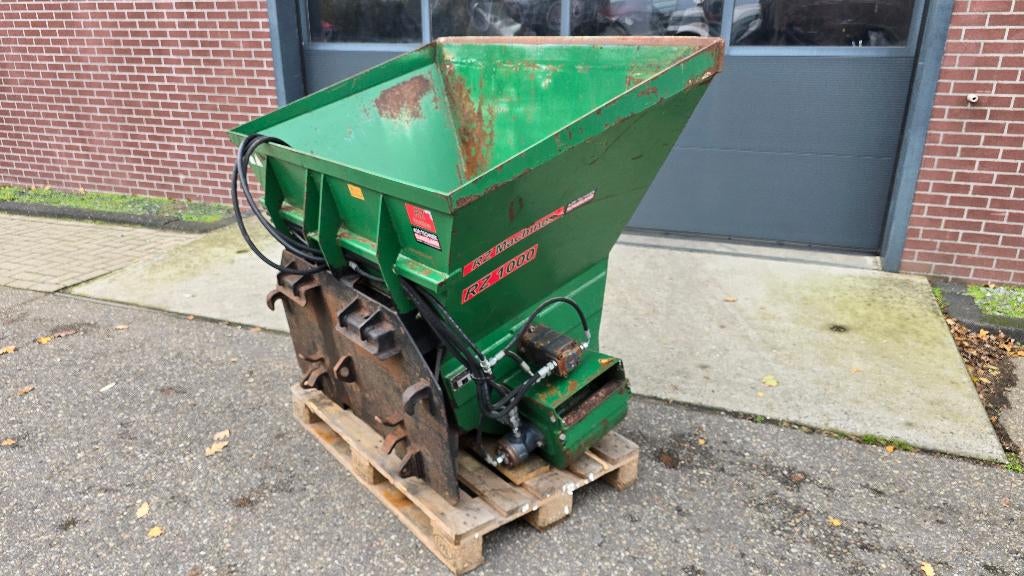 Gebruikte RZ 1000 Boxenstrooier, Zakelijke goederen, Agrarisch | Werktuigen, Ophalen, Voertechniek