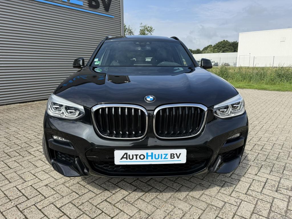 BMW X3 xDrive30e High Executive M Sport LED Panoramadak Trek, Gebruikt, 4 cilinders, 2000 kg, Zwart