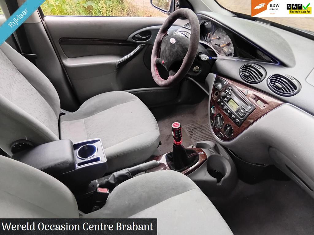 Ford Focus 1.8-16V Ghia, Gebruikt, 4 cilinders, Startonderbreker, Beige