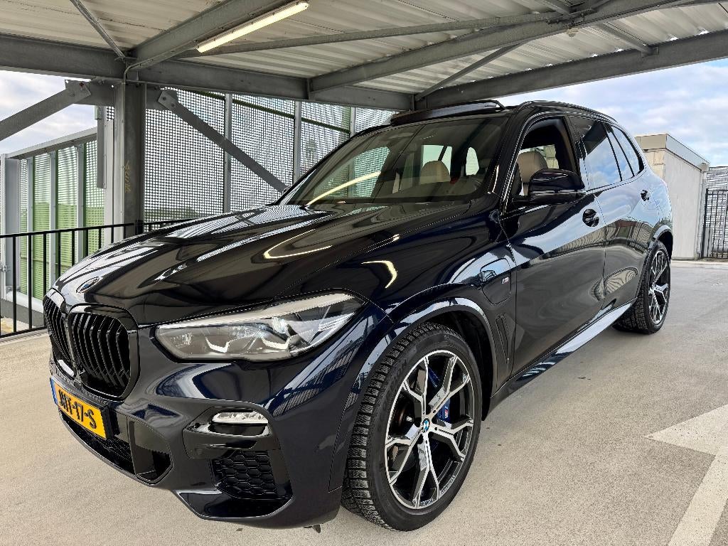 BMW X5 45e Xdrive M-Sport  394PK | High Executive | Co Pilot, 77 km/l, 394 pk, Met garantie (alle), Zwart