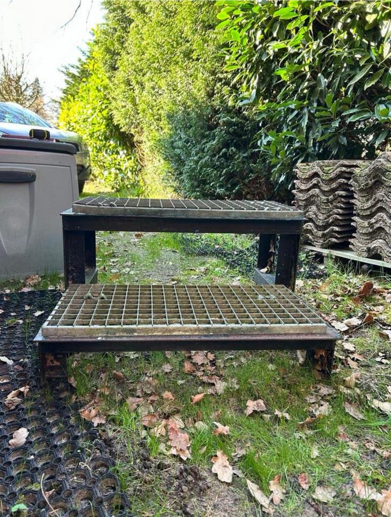 metalen caravan/ chalet opstap 69 x 41 x 61, Caravans en Kamperen, Ophalen, Zo goed als nieuw