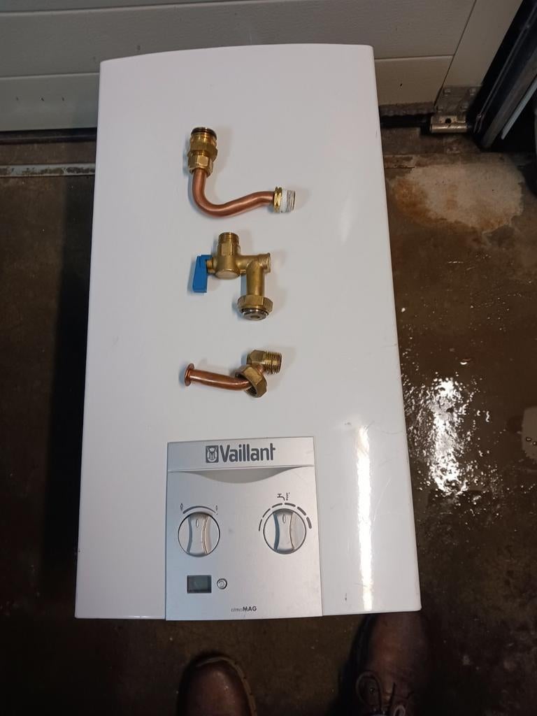 Vaillant geiser bad keuken, type mini nl -%gxl, Doe-het-zelf en Verbouw, Aardgas, Ophalen of Verzenden, Minder dan 20 liter, Terugslagbeveiliging (TTB)