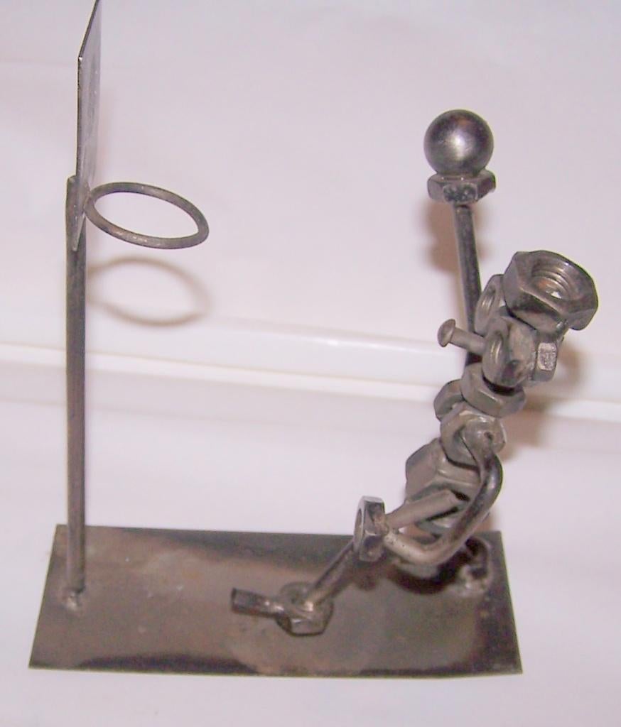 Moermannetje beeldje basketbalspeler. Izgs., Verzamelen, Ophalen of Verzenden, Zo goed als nieuw, Mens