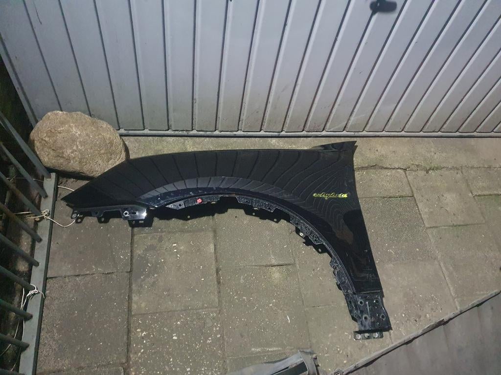 Porsche Cayenne S E-Hybrid spatbord (2017) - links, Gebruikt, Ophalen of Verzenden, Spatbord, Voor