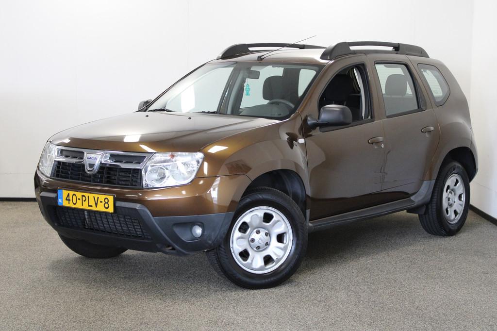 Dacia Duster 1.6 Lauréate 2wd (bj 2011), Voorwielaandrijving, Euro 5, Stof, Gebruikt