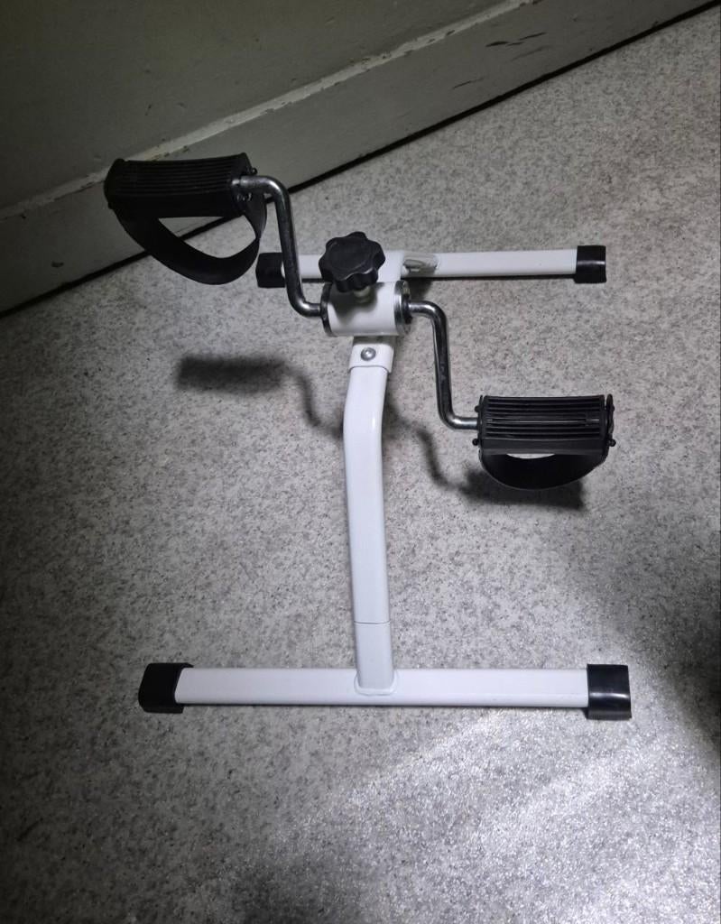 Fietstrainer - Pedaaltrainer   -''Aidapt'', Ophalen, Zo goed als nieuw, Benen, Overige typen