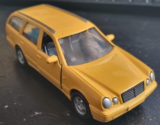 Mercedes E300 combi geel, Ophalen of Verzenden, Nieuw, Auto