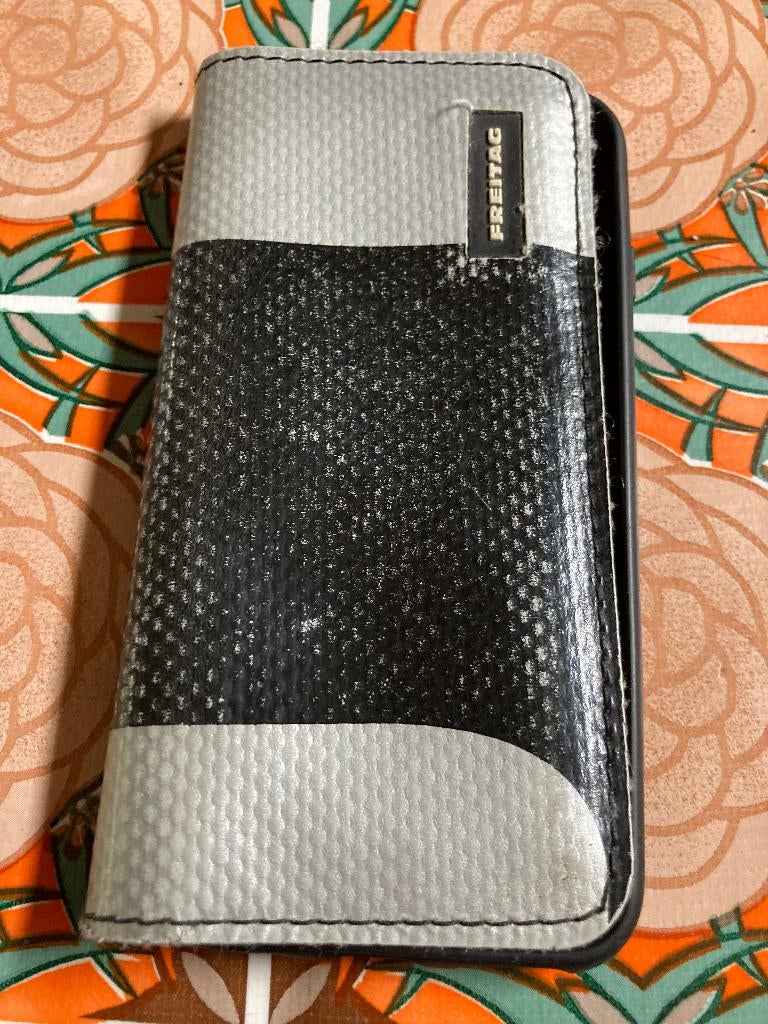 Freitag telefoonhoesje, Ophalen of Verzenden, Zo goed als nieuw, Zilver