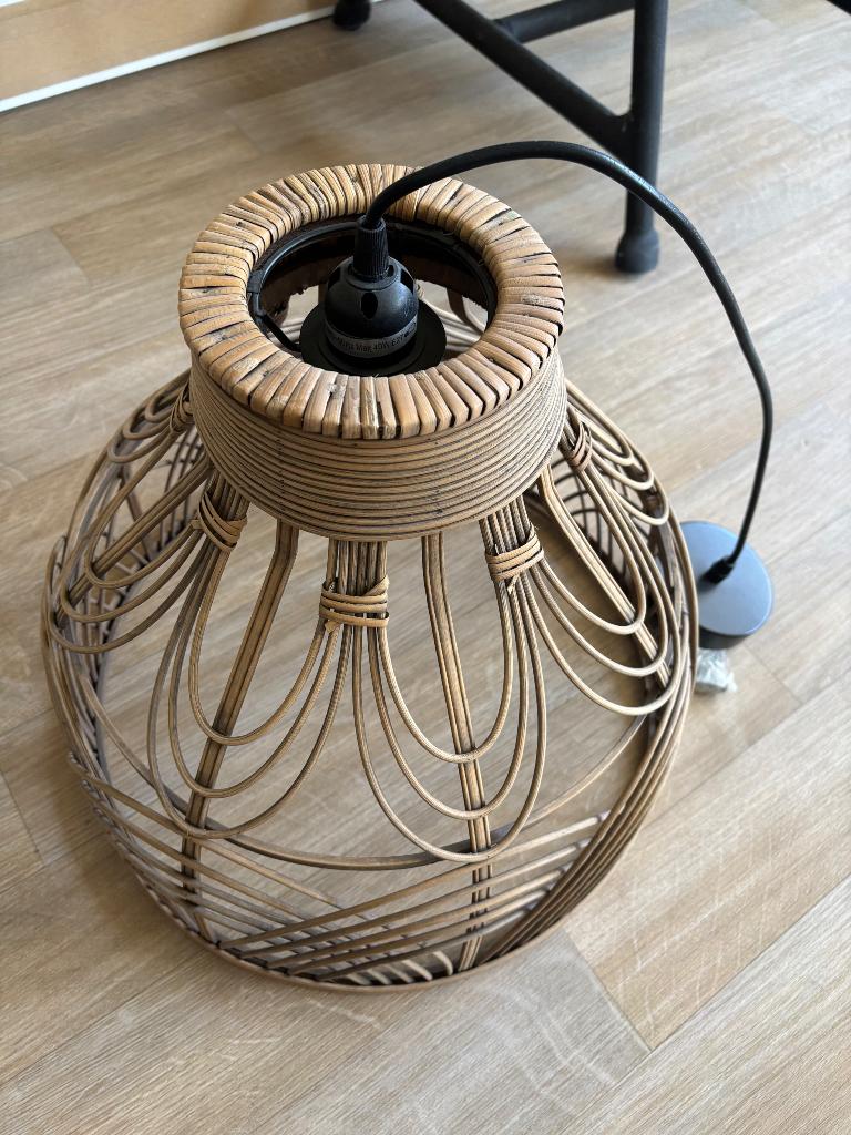 Rotan lamp, Ophalen, Zo goed als nieuw, Hout, Minder dan 50 cm