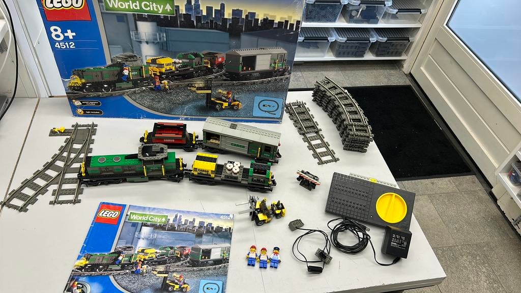 SB2817 Lego trein 4512 9V met doos + boekje. Compleet., Kinderen en Baby's, Speelgoed | Duplo en Lego, Ophalen of Verzenden, Zo goed als nieuw