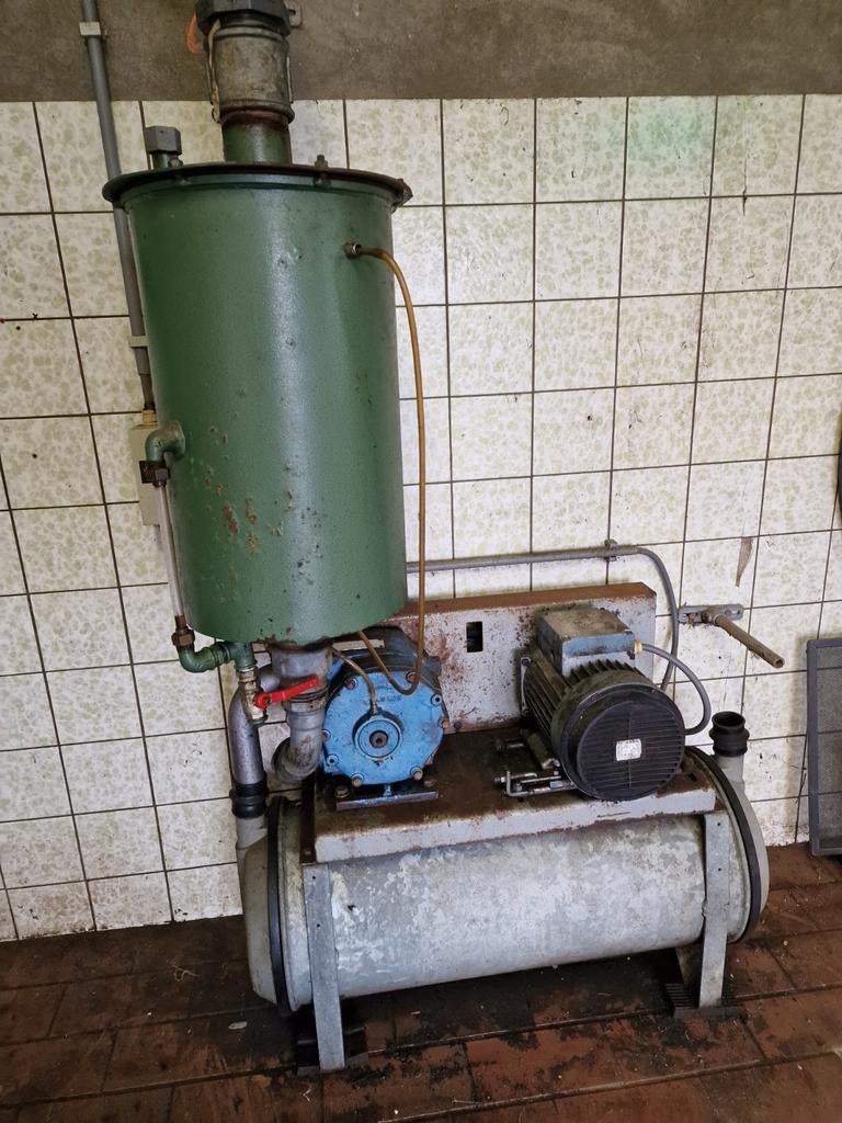 Vacuümpomp  met elektromotor met olie reservaar, 100 liter of meer, Ophalen of Verzenden