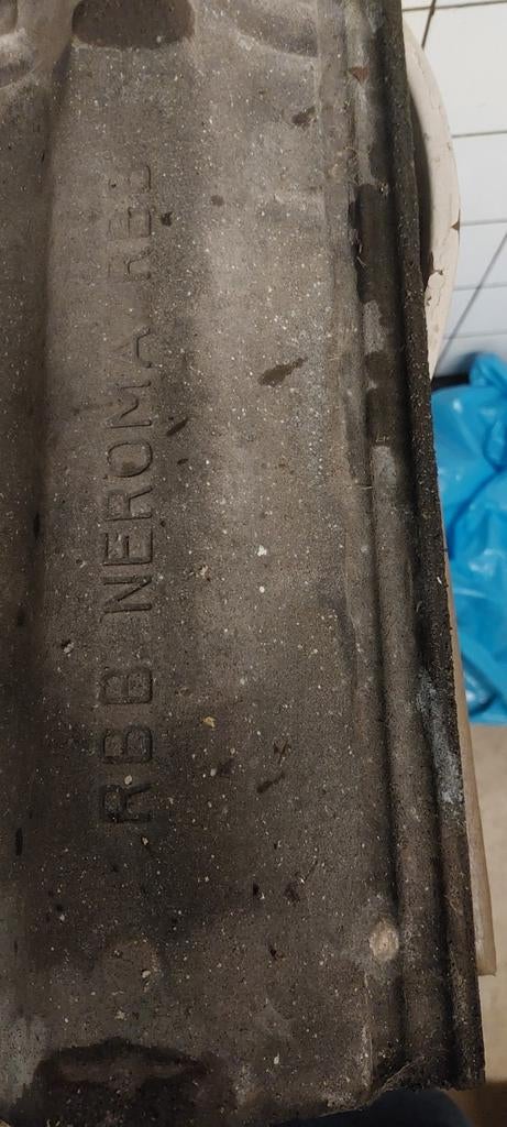 Betonnen dakpannen, ongeveer 500 stuks, Ophalen, Steen of Klei, 15 m² of meer, Dakpannen