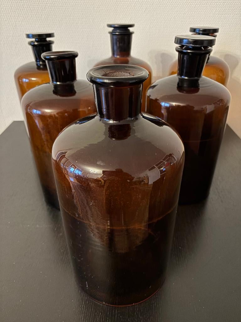 Bruine Apothekersflessen, Ophalen